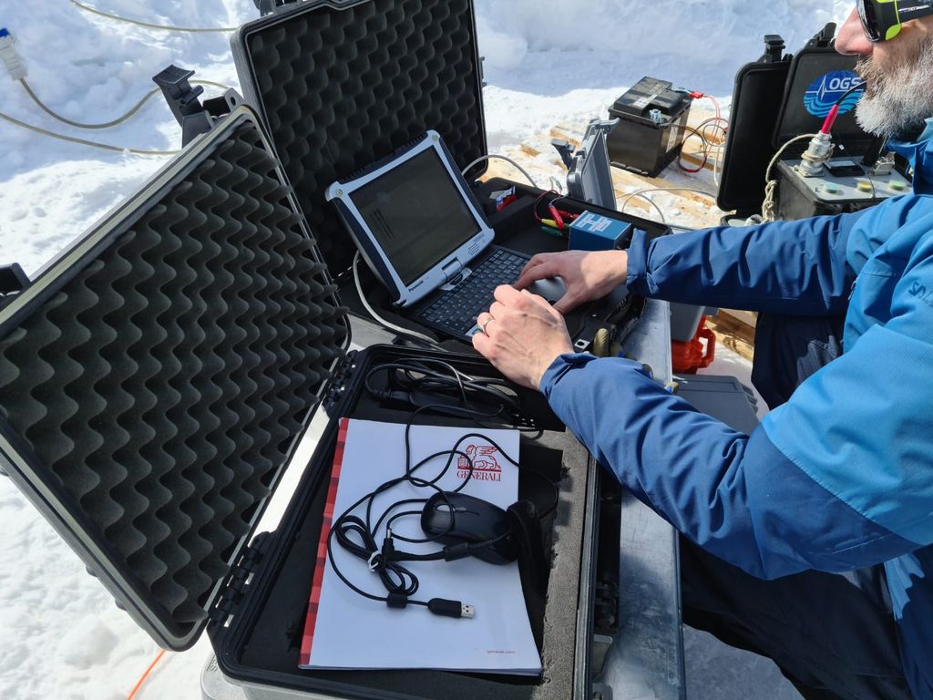 074d99e1-14b9-496f-b355-b81d1d081e22