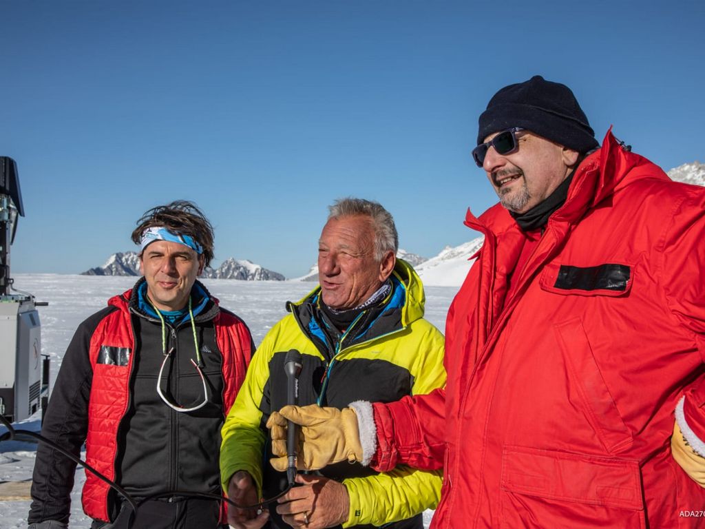 1d9a499f-fa61-49c6-ba47-8531976c9db4