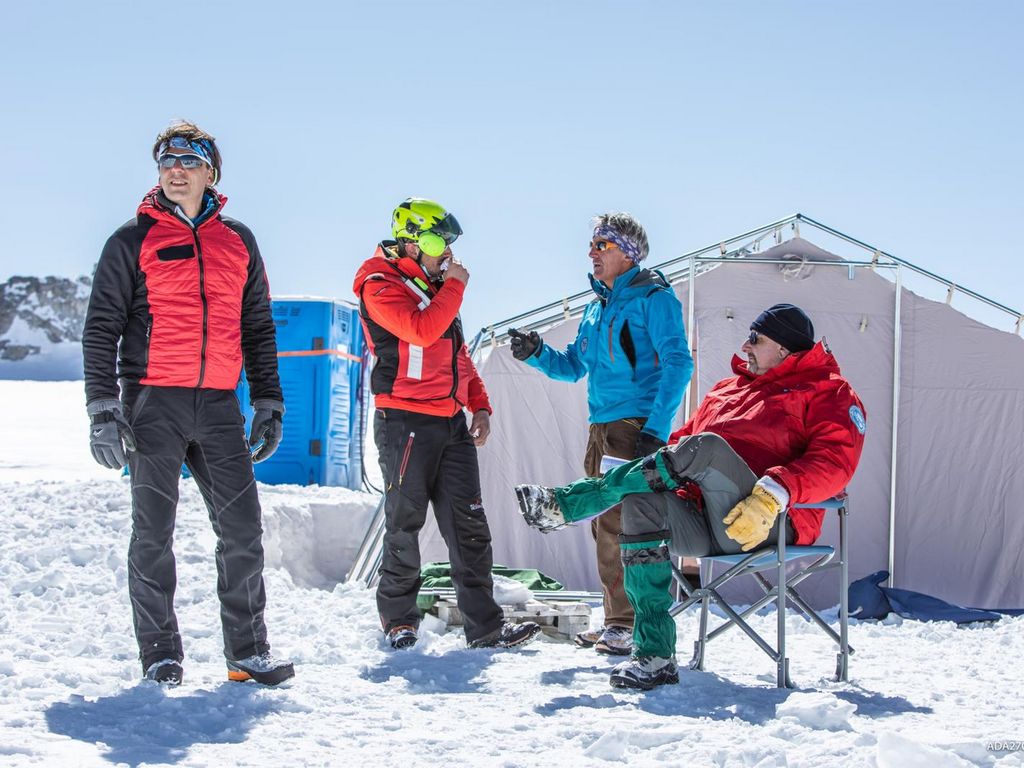 2fea0d2f-7e57-456b-bfed-0091a2b90a4c