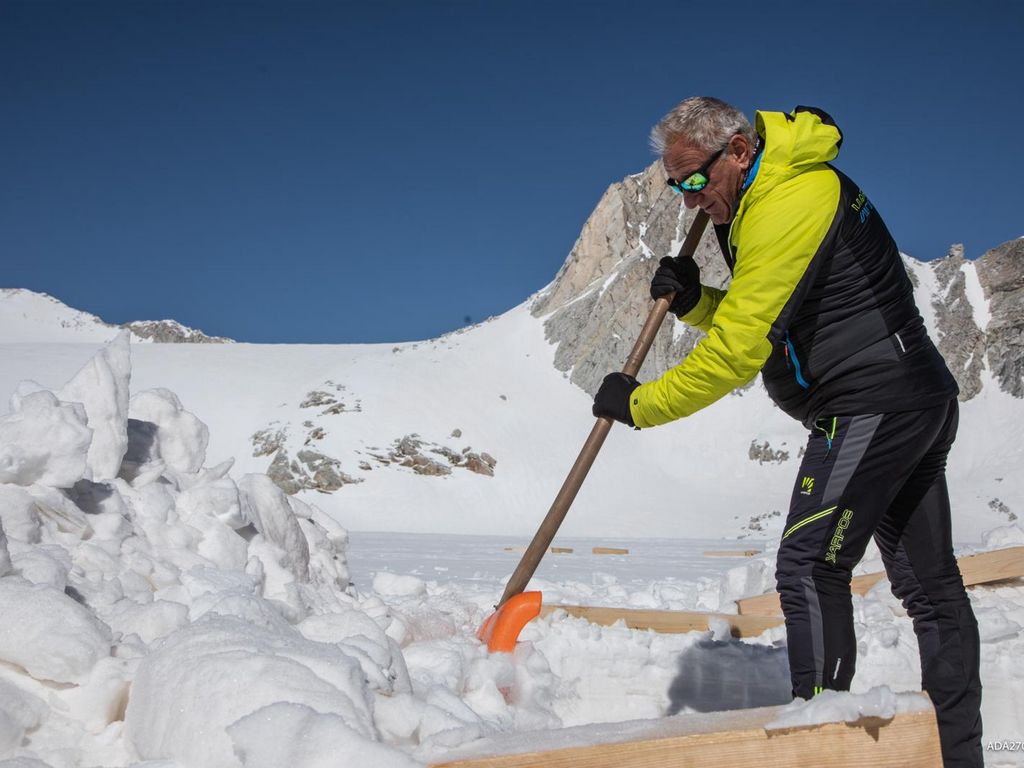 6c98299b-9ec3-4f9f-b49c-8c1a4a31cef8