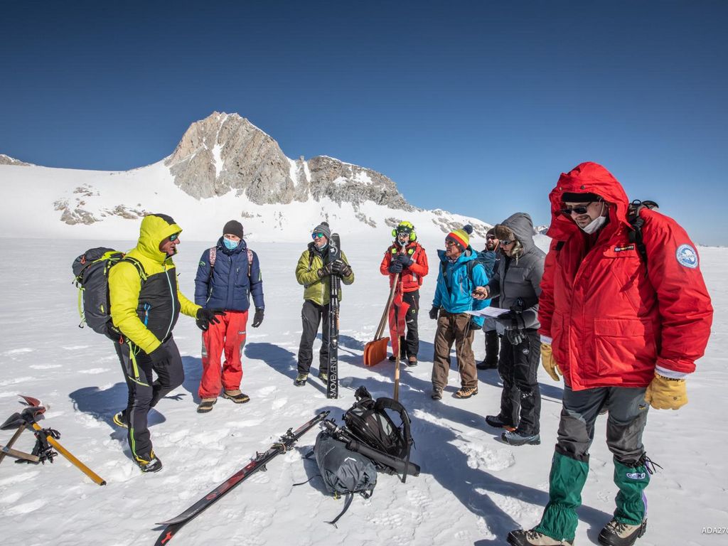 763afe23-096b-43ae-9d6d-1992c71fe5c2